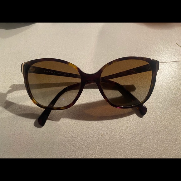 Prada Accessories - Prada Conceptual Polarized Woman’s Sunglasses 🤎🤍🕶